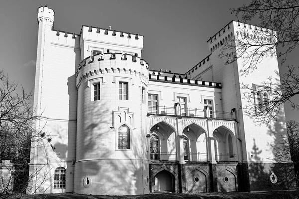 Façade Château Historique Néogothique Dans Ville Kornik Pologne Monochrome — Photo