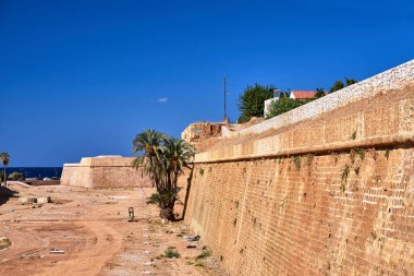Yunanistan 'ın Girit adasındaki Rethymno kentindeki Venedik kalesinin hendek ve taş tahkimatı