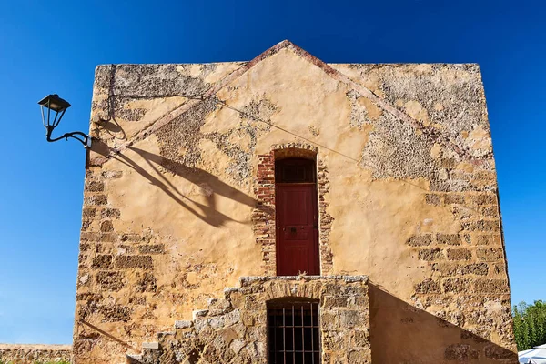 希腊克里特岛上的查尼亚镇一座有楼梯的历史性石屋 — 图库照片