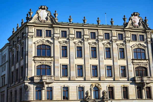 Gevel Van Een Historisch Stenen Huurhuis Stad Poznan — Stockfoto