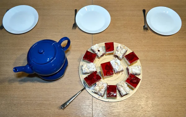 Plate Sliced Pieces Cake Teapot Tea White Dessert Plates Wooden — Stock Photo, Image