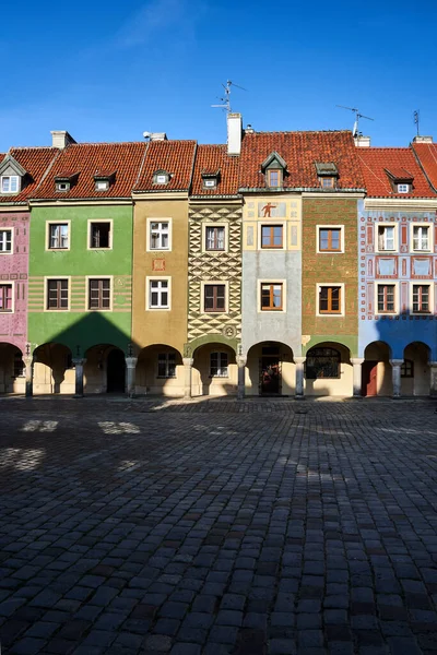 Fachada Casas Históricas Con Soportales Poznan —  Fotos de Stock