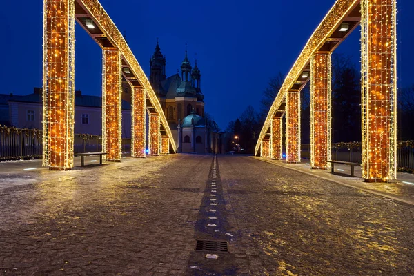 Christmas Decorations Steel Structure Bridge Towers Gothic Cathedral Night Poznan — Stock Photo, Image