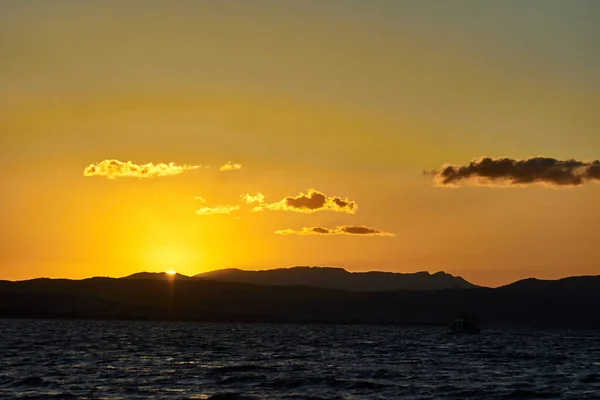 希腊克里特岛山地海岸的日落 — 图库照片