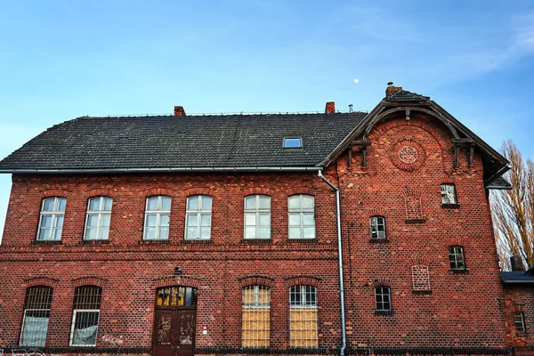 Zničená Historická Budova Červených Cihel Polsku — Stock fotografie