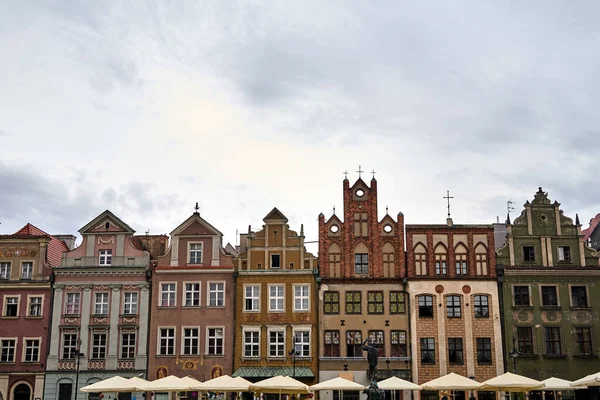 Facades Historic Tenement Houses Restaurant Umbrellas Market Square City Poznan — Stock Photo, Image