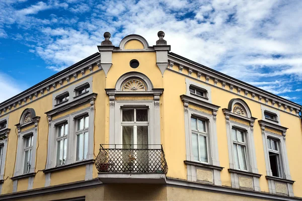 Classicistische Gevel Van Een Historisch Gebouw Stad Sierakow Polen — Stockfoto