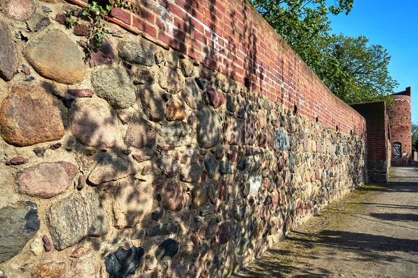 Средневековые Стены Башни Каменные Кирпичные Укрепления Городе Пренцлау Германия — стоковое фото