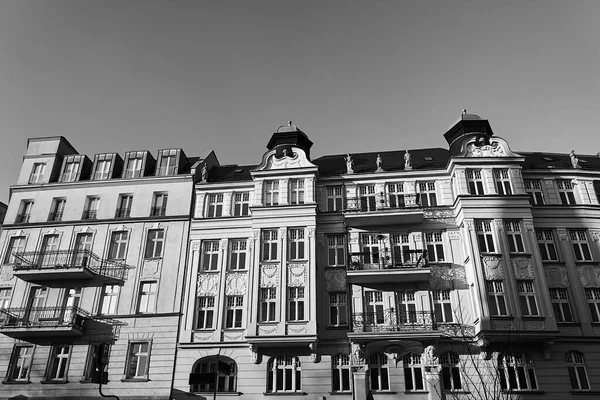 Фасади Історичних Домів Балконами Місті Познані Польща Монохромний — стокове фото