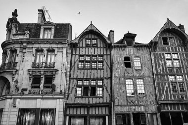 Troyes, Fransa 'daki tarihi konutlar, tek renkli evler
