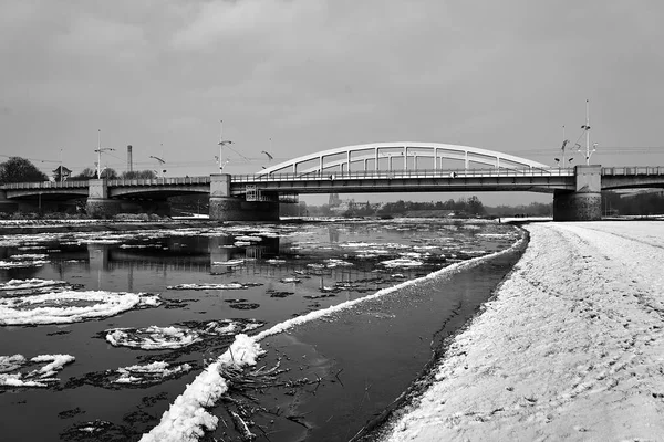 Flut Der Warthe Und Eine Straßenbrücke Winter Der Stadt Poznan — Stockfoto