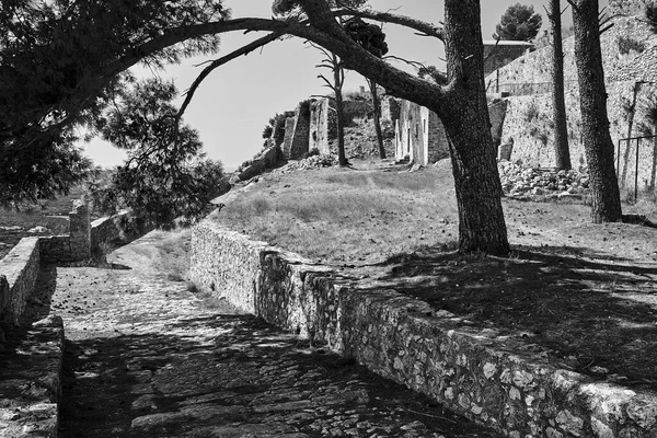 Kamenné Stěny Středověkého Benátského Hradu Jiří Ostrově Kefalonia Řecku Monochromatický — Stock fotografie