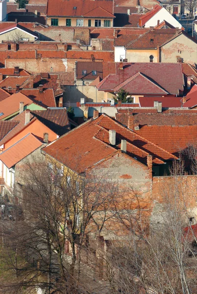 Scena urbana in tutta l'area edificata che mostra i tetti — Foto Stock