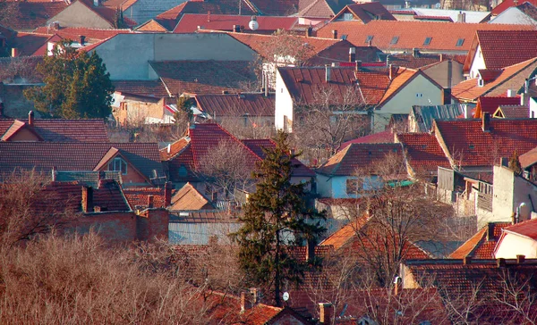 Miejski scena zbudowany obszarze wyświetlone dachy — Zdjęcie stockowe