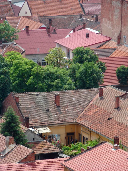 Stadsbilden i bebyggt område visar hustaken — Stockfoto