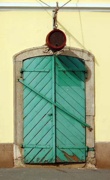 Detail der schönen rustikalen Fassade des Weingutes — Stockfoto