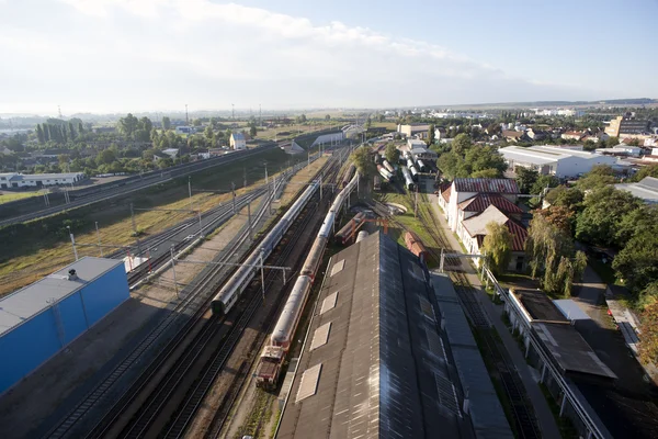 Vista aerea della città altamente dettagliata con ferrovie, strade, fattorie — Foto Stock
