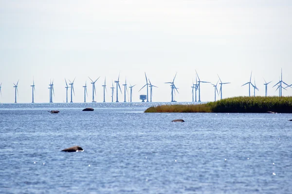 Park energii wiatru na morzu — Zdjęcie stockowe