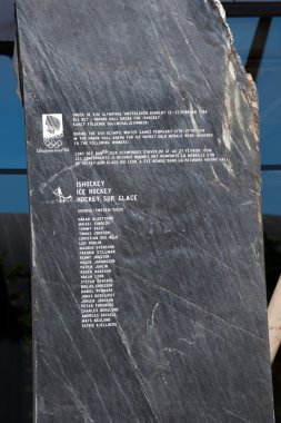 Kış Olimpiyatları buz hokeyi oyunu altın madalyalı heykeli, lillehammer, Norveç