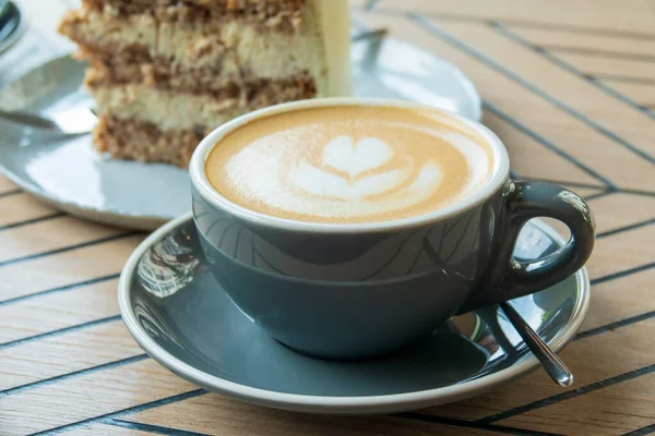 Cup Cappuccino Sweet Cake Delicious Morning Breakfast Selective Focus Cup — Stockfoto