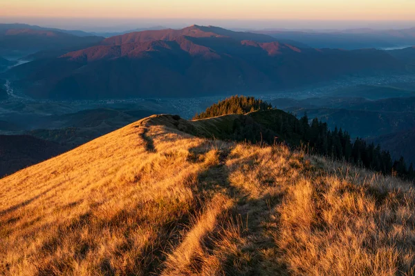 Incredibili Colori Mattutini Alti Montagna Colorato Paesaggio Montano Nelle Montagne — Foto Stock