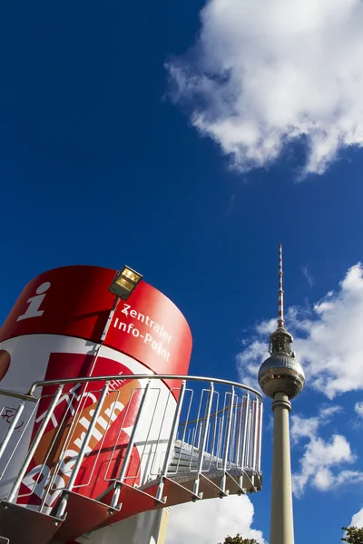 Infopiont with the Berlin TV Tower in the background — Stock Photo, Image