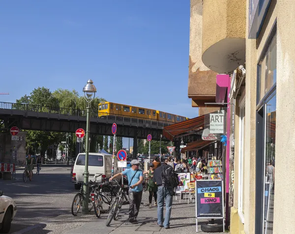 夏季街头场面在柏林 kreuzberg — 图库照片
