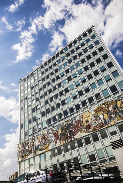 Fasaden på haus des lehrers i berlin mitte — Stockfoto
