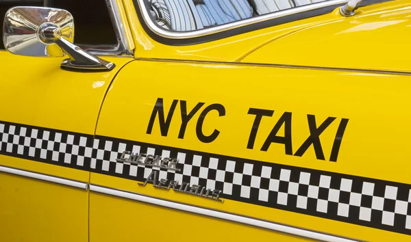 Taxi amarillo — Stockfoto