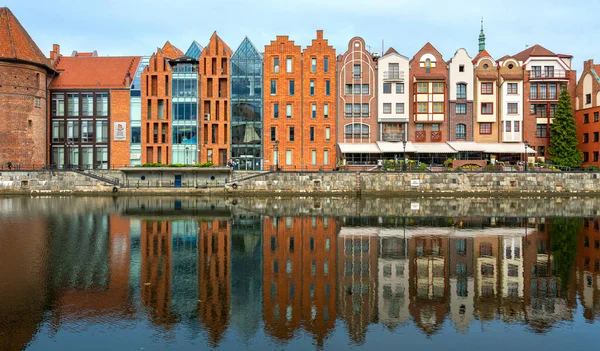 Halvtimrade Hus Historiska Fartyg Och Landmärken Den Gamla Staden Gdansk — Stockfoto