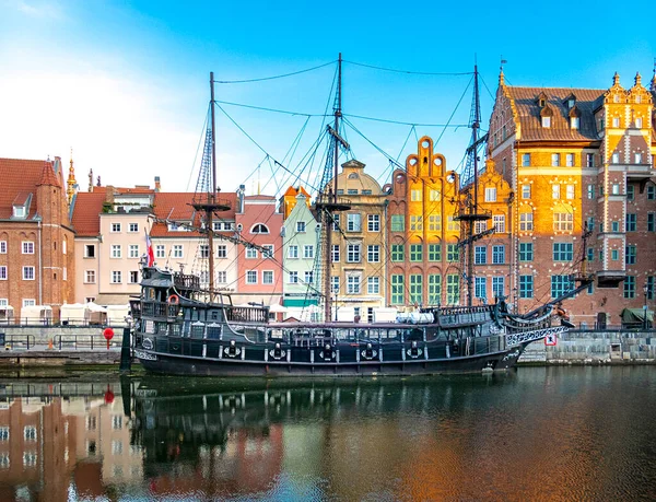 Casas Entramado Madera Barcos Históricos Monumentos Casco Antiguo Gdansk Polonia — Foto de Stock