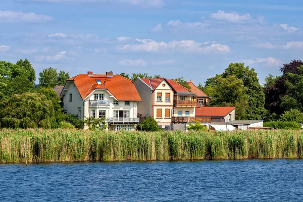 Vivre au bord du lac — Photo