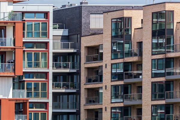 Wohnungen dicht an dicht in einer deutschen Stadt — Stockfoto