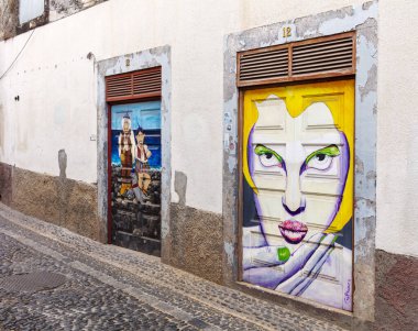 Ünlü Rua Santa Maria 'da sokak sanatı Funchal, Madeira, Portekiz,