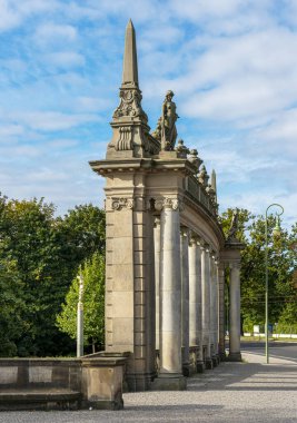 Berlin Wannsee, Almanya 'daki Glienicker Köprüsü' ndeki sütunlar.