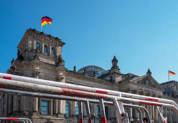 Pilonas Barreras Frente Reichstag Berlín —  Fotos de Stock