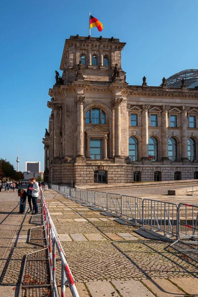 Pilonas Barreras Frente Reichstag Berlín —  Fotos de Stock