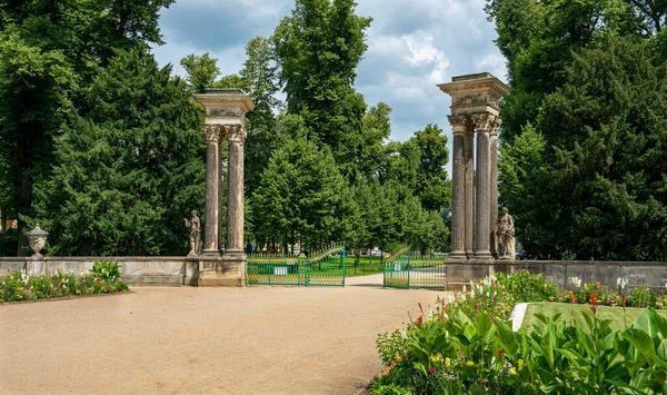 Historical Architecture Sculptures Sanssouci Palace Park Potsdam Brandenburg Germany — 图库照片