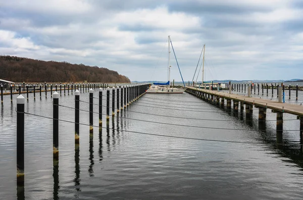 Loď Kotvení Rané Sezóně Chůdách Domů Lauterbach Marina Rgen Ostrov — Stock fotografie