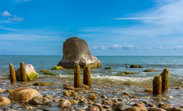 Дерев Яні Кілочки Стоки Камені Пляжі Балтійського Моря Біля Сассніца — стокове фото