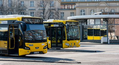 Berliner için Terminus Verkehrsbetrieb otobüsleri Bahnhof Hayvanat Bahçesi, Berlin, Almanya