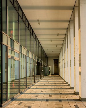 Berlin 'in yeni merkezi Almanya' daki modern mimari ve ofis binaları