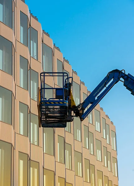 Berlin Mitte Almanya Yeni Inşa Edilen Ofis Kompleksinin Önündeki Platformu — Stok fotoğraf