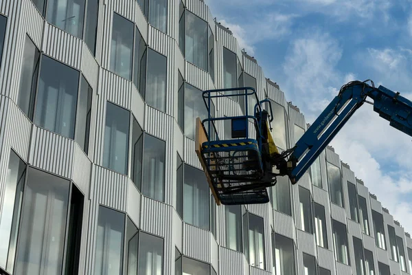 Berlin Mitte Almanya Yeni Inşa Edilen Ofis Kompleksinin Önündeki Platformu — Stok fotoğraf