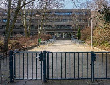 Friedrichshain, Berlin 'deki ilkokul Corona nedeniyle kapatıldı.