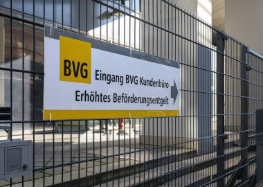 Berlin Mitte, Almanya 'daki Holzmarktstrasse' deki BVG müşteri merkezi binası ve genel merkezi