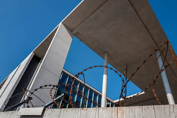 Barbed wire at the government building in Berlin