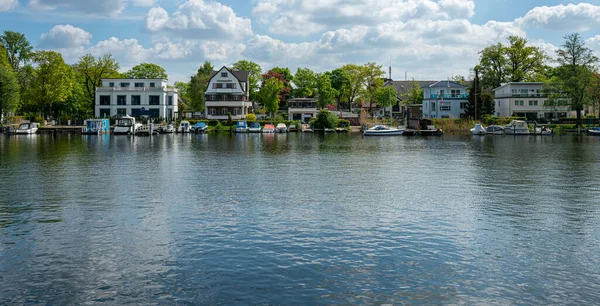 Små Bryggor Rekreationsidrottare Och Hus Havel Mellan Berlin Och Brandenburg — Stockfoto