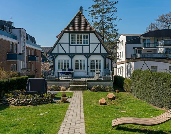 Βίλες Και Εξοχικές Κατοικίες Στο Timmendorfer Strand Καλοκαίρι Schleswig Holstein — Φωτογραφία Αρχείου