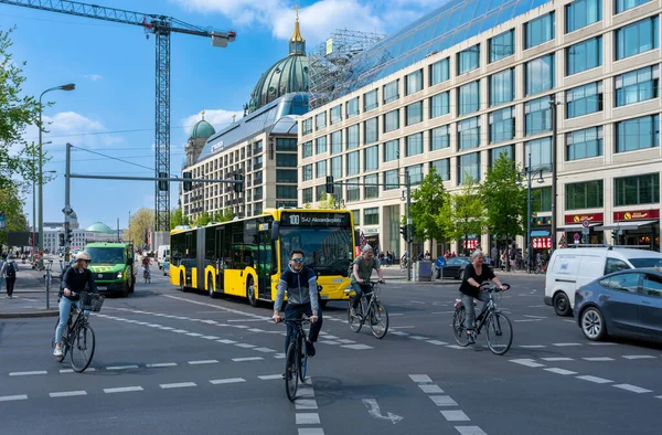 Трамвай Автобусы Берлине Уличное Движение Берлин Центр Германия — стоковое фото